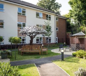 Chesham Leys presentation tree and garden